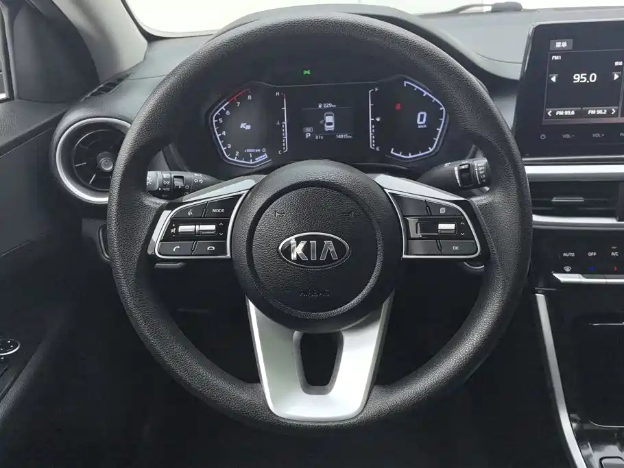 Kia K3 — фото 15