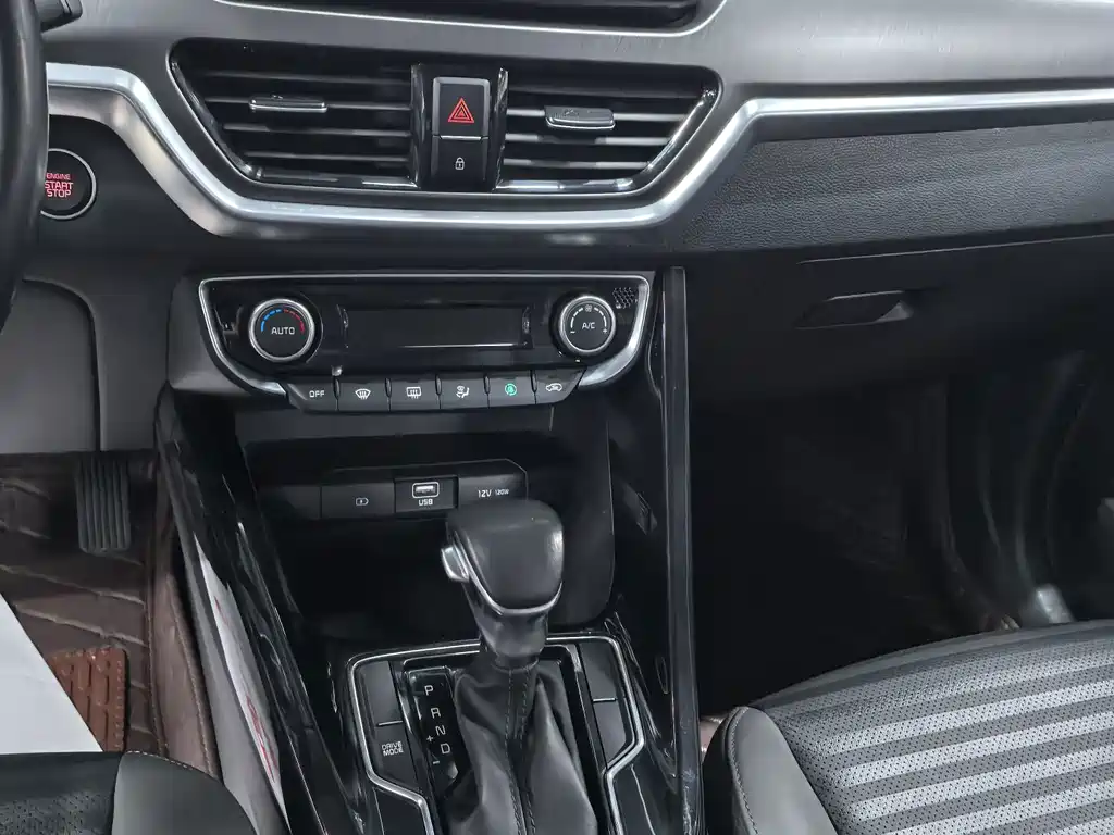 Kia Sportage — фото 11