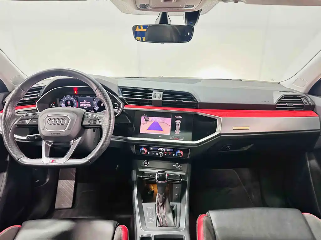 Audi Q3 Sportback — фото 14
