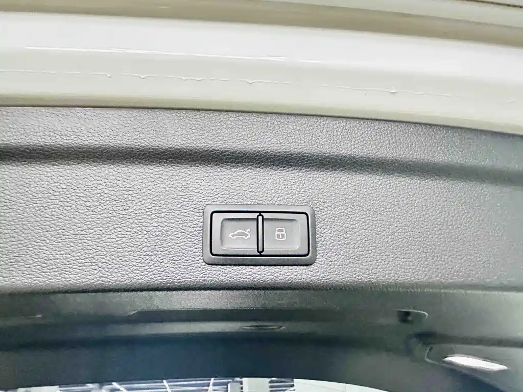 Audi Q3 Sportback — фото 18