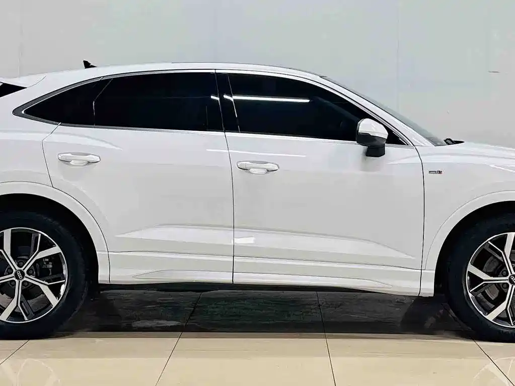 Audi Q3 Sportback — фото 4