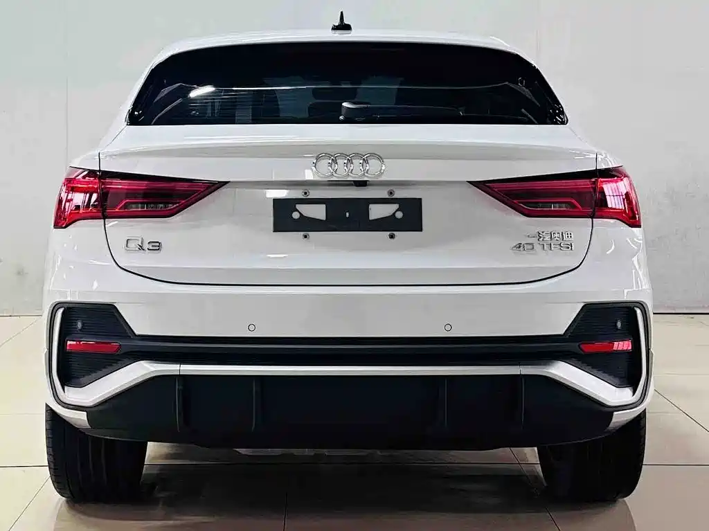 Audi Q3 Sportback — фото 7