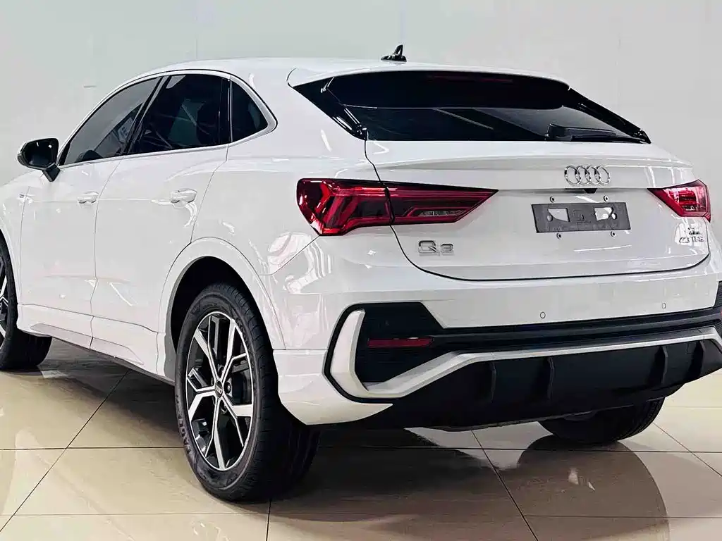 Audi Q3 Sportback — фото 8