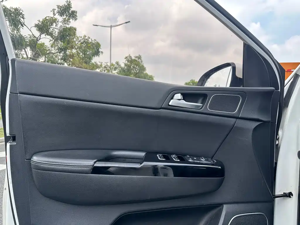 Kia KX5 — фото 10
