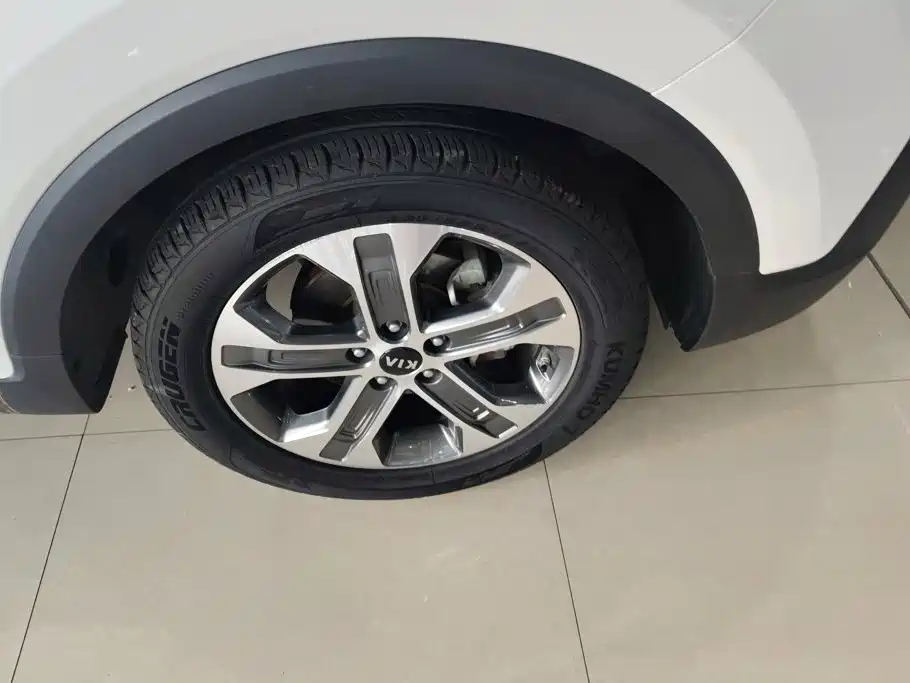 Kia Sportage — фото 6