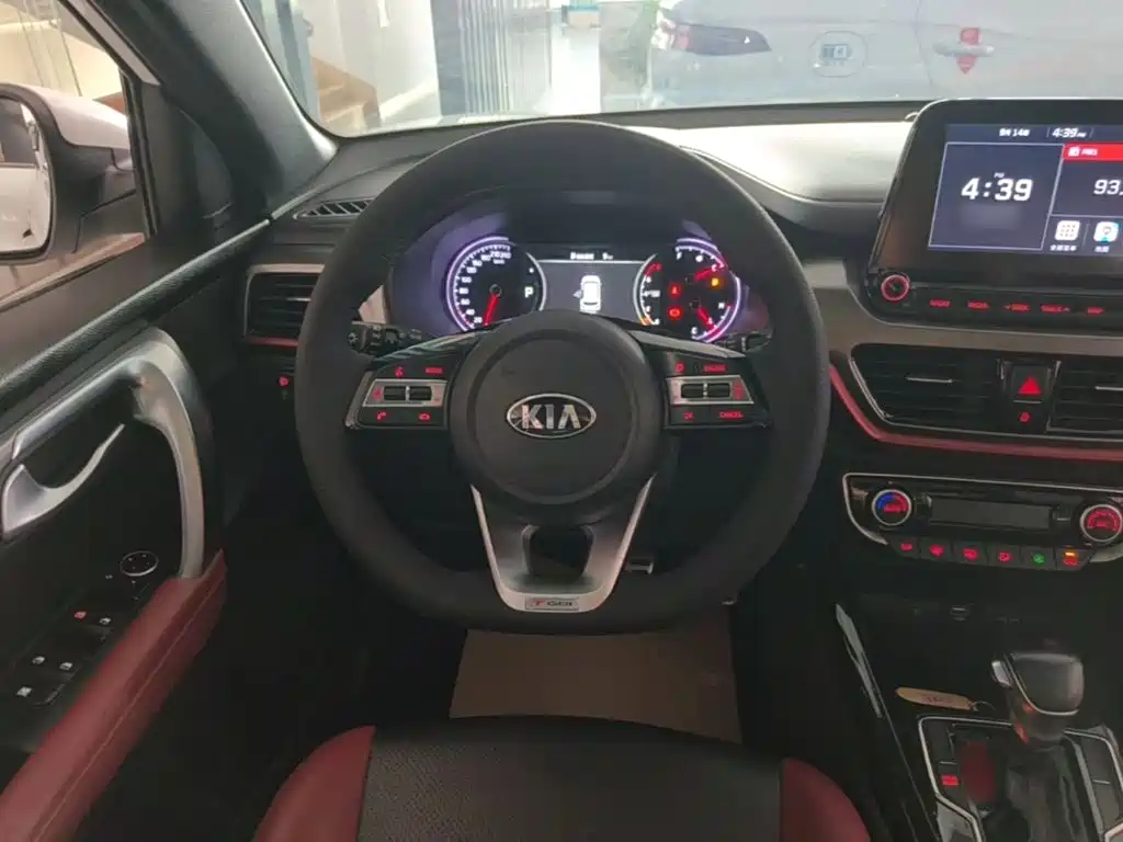 Kia Sportage — фото 11