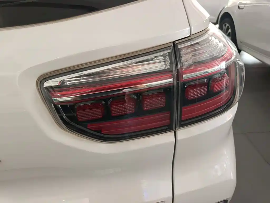 Kia Sportage — фото 8