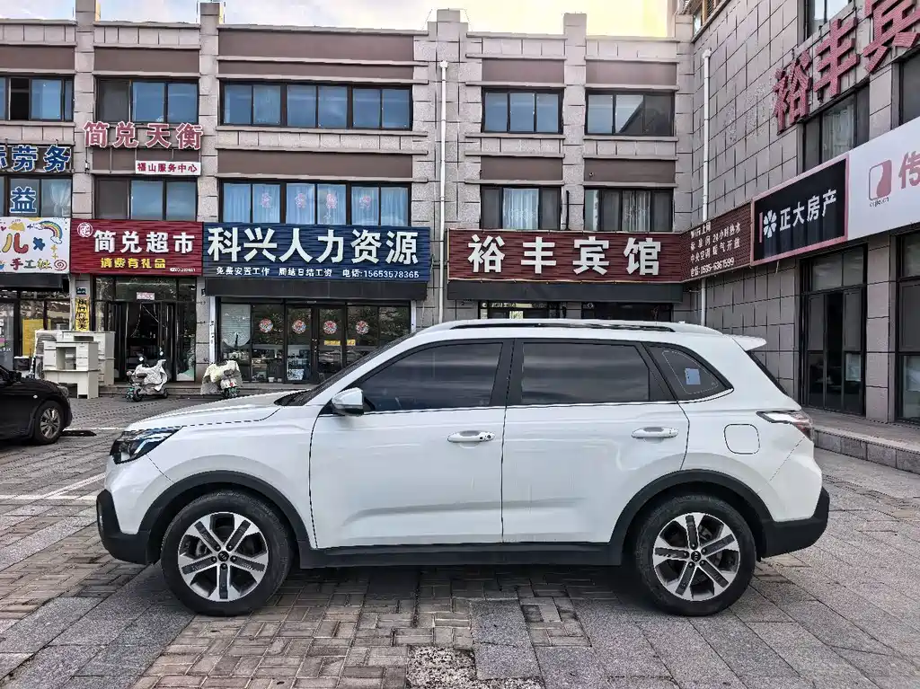 Kia Sportage — фото 7