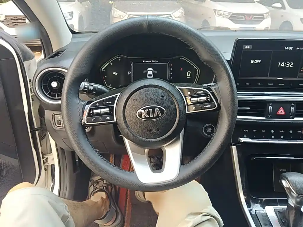 Kia K3 — фото 11