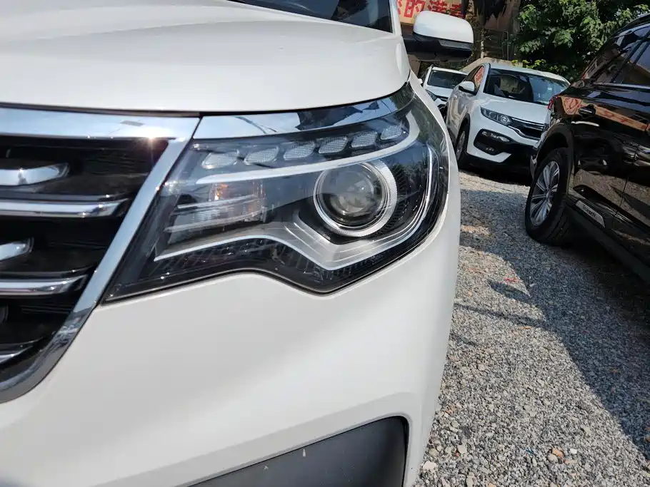 Kia Sportage — фото 5