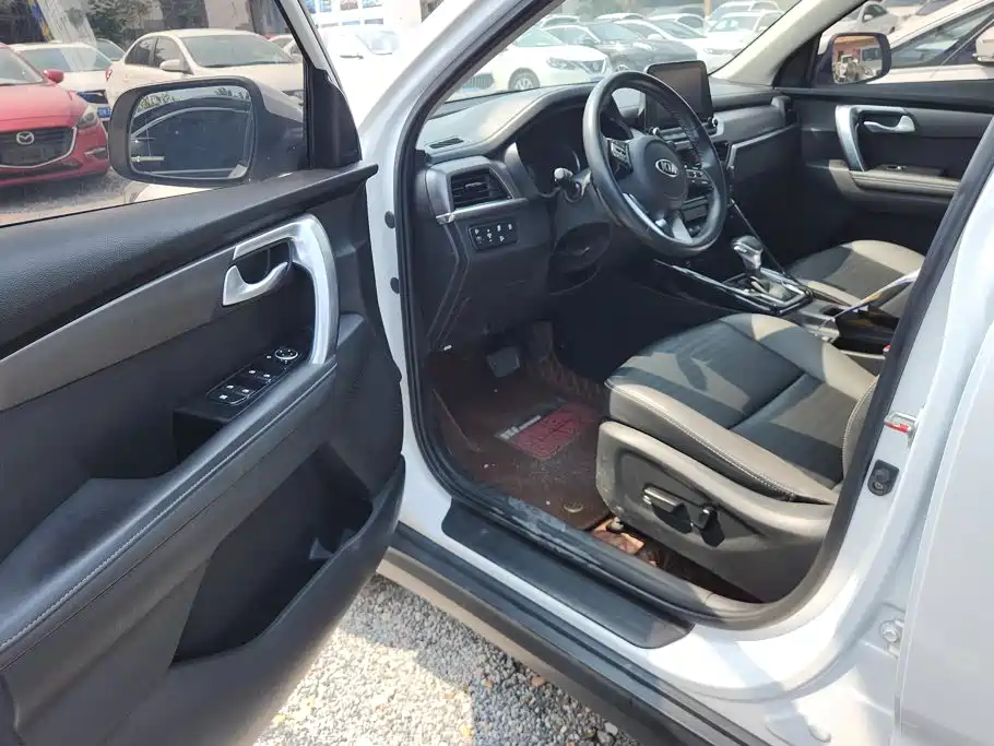 Kia Sportage — фото 9