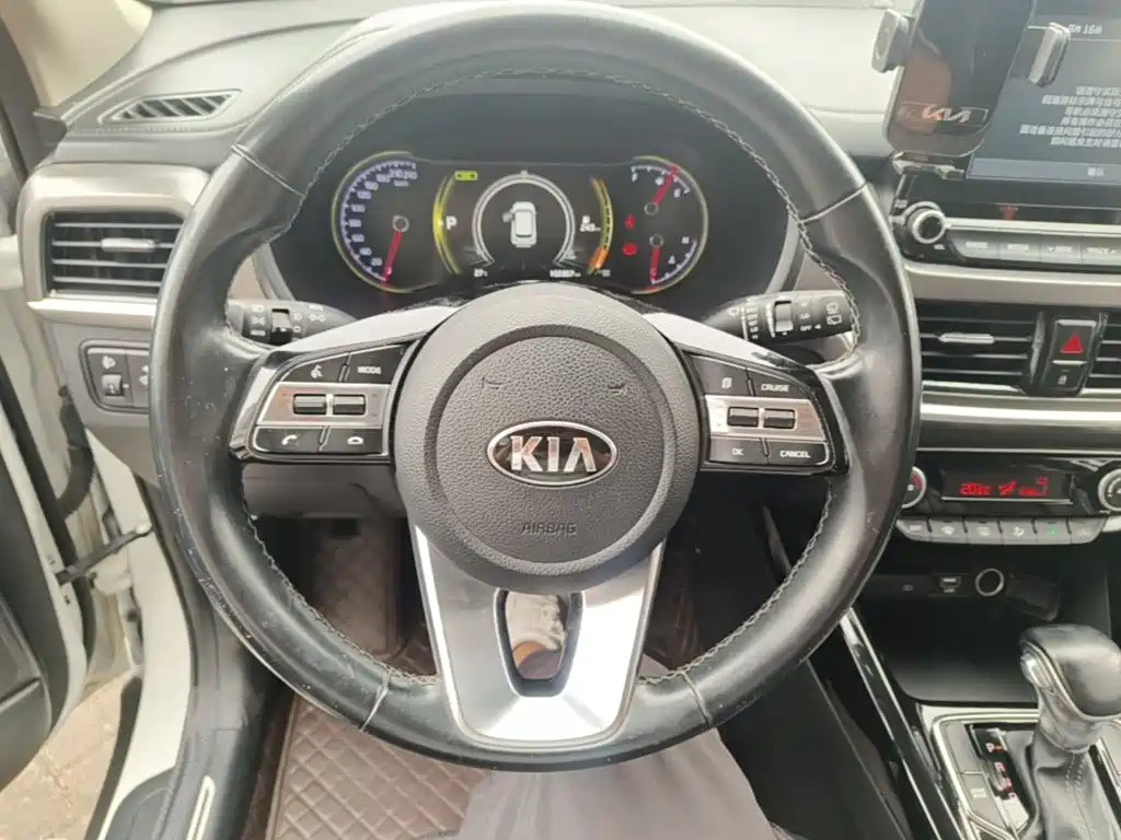 Kia Sportage — фото 11