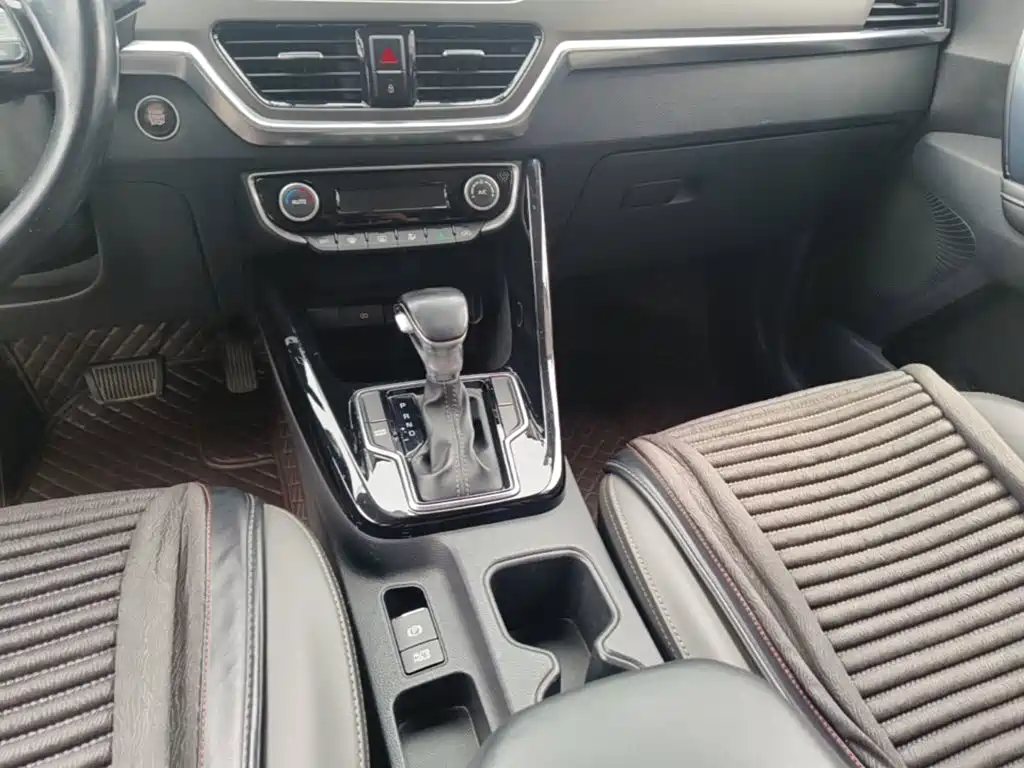 Kia Sportage — фото 14