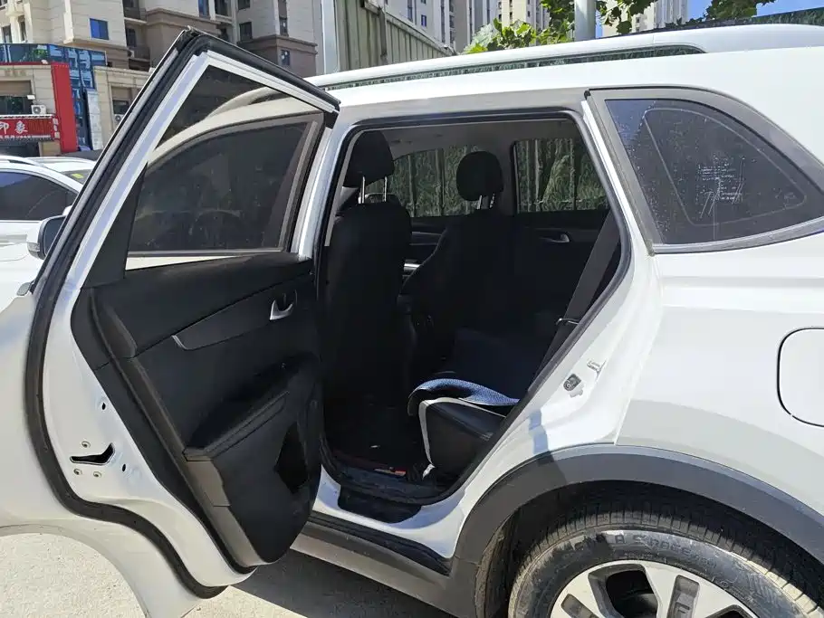 Kia Sportage — фото 11