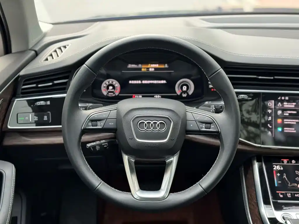 Audi Q7 — фото 3