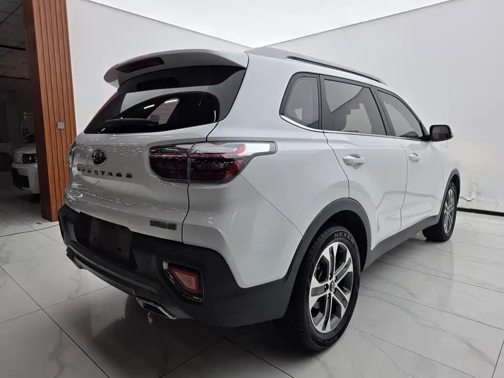Kia Sportage — фото 5