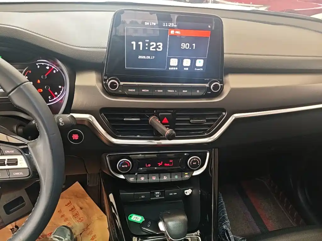 Kia Sportage — фото 13