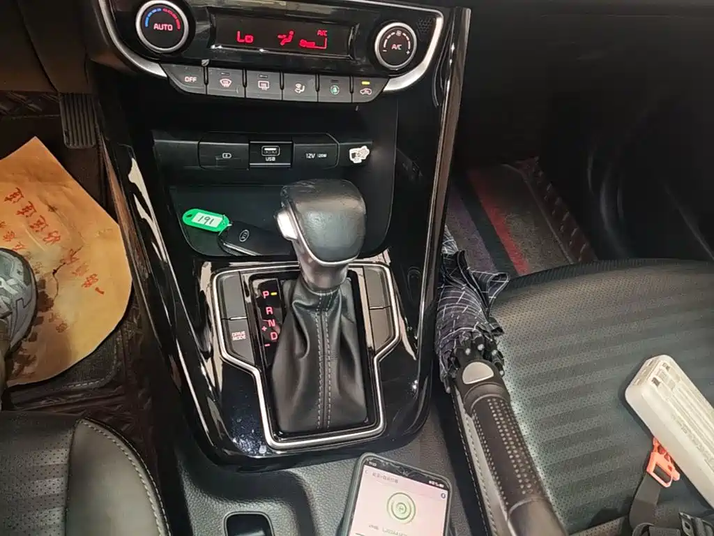 Kia Sportage — фото 14