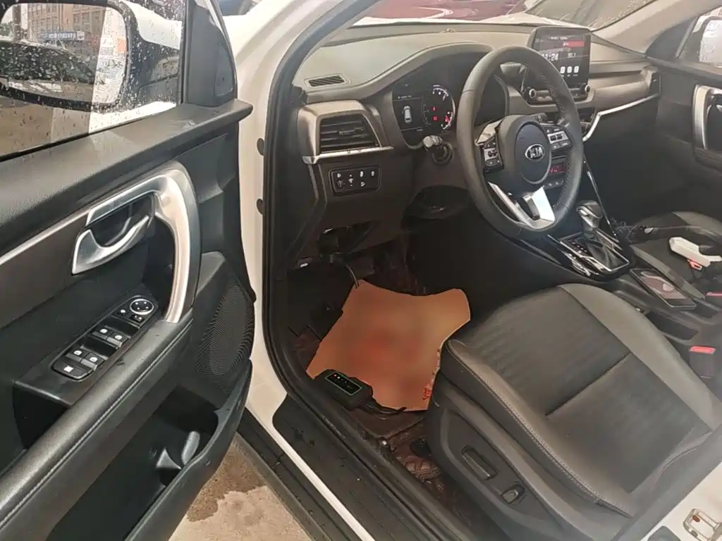 Kia Sportage — фото 16