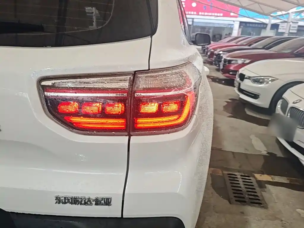 Kia Sportage — фото 8