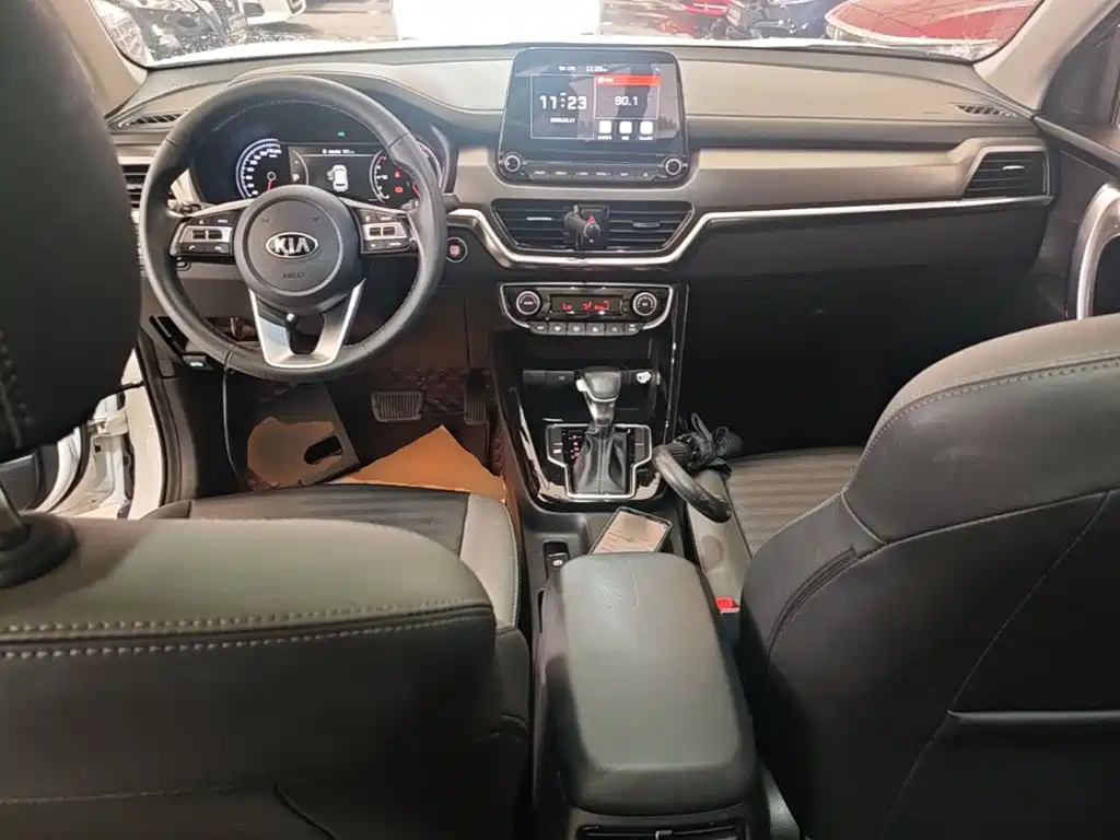 Kia Sportage — фото 10