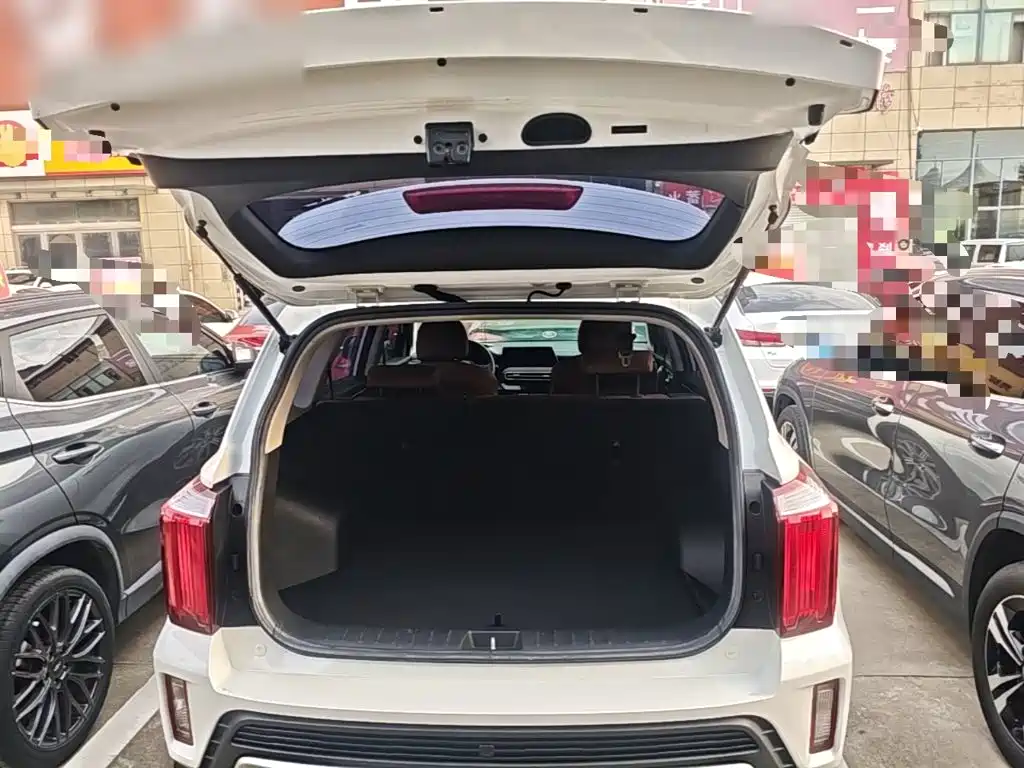 Kia Sportage — фото 15