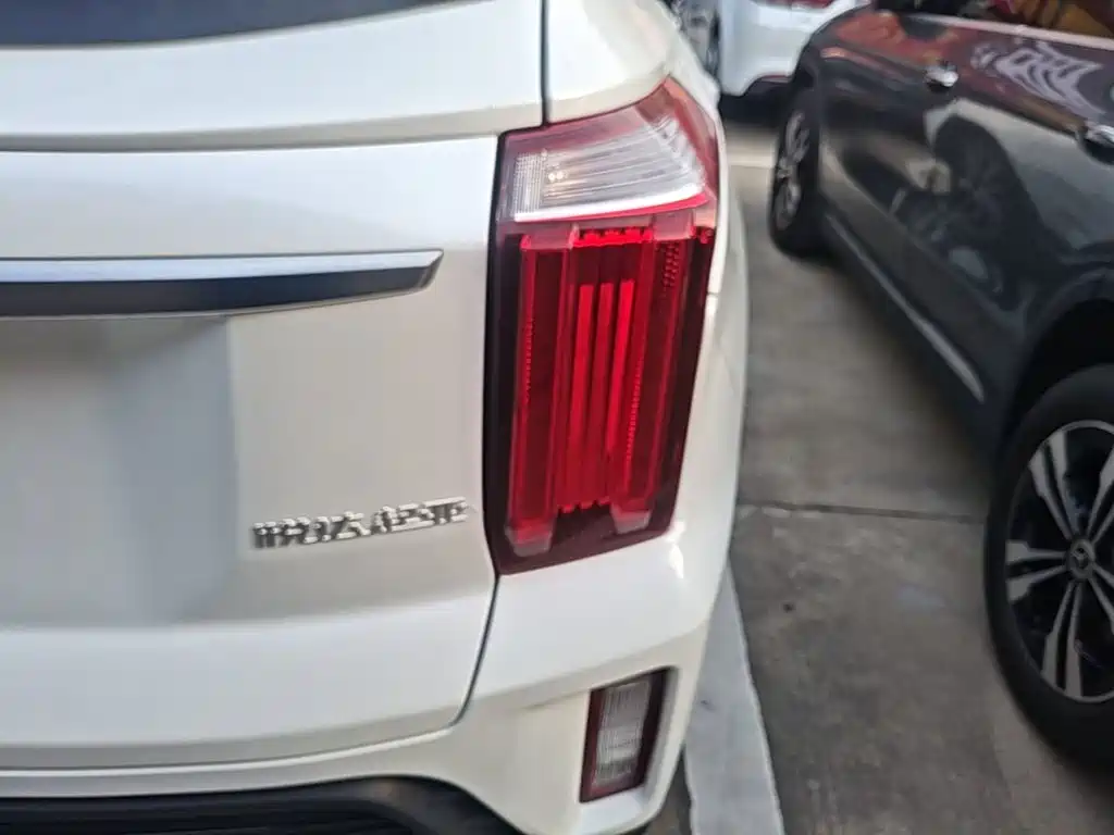 Kia Sportage — фото 24