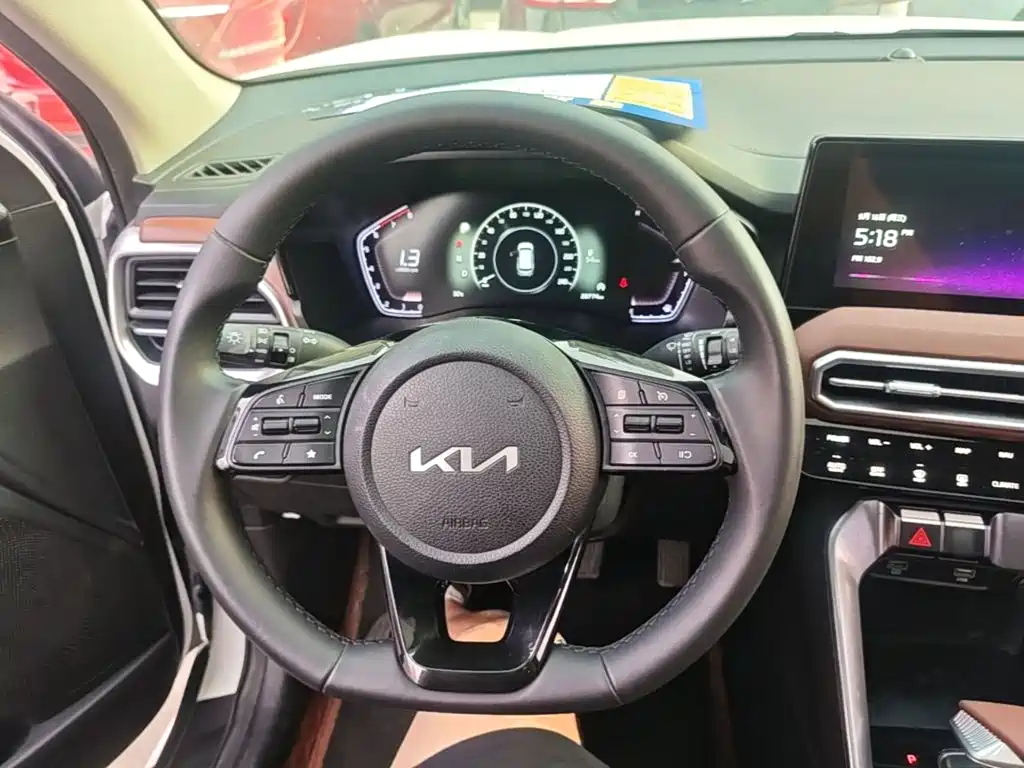 Kia Sportage — фото 7