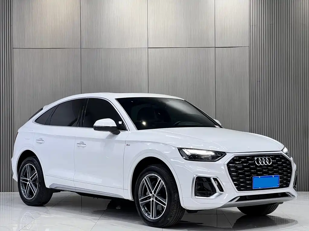 Audi Q5L Sportback — фото 3