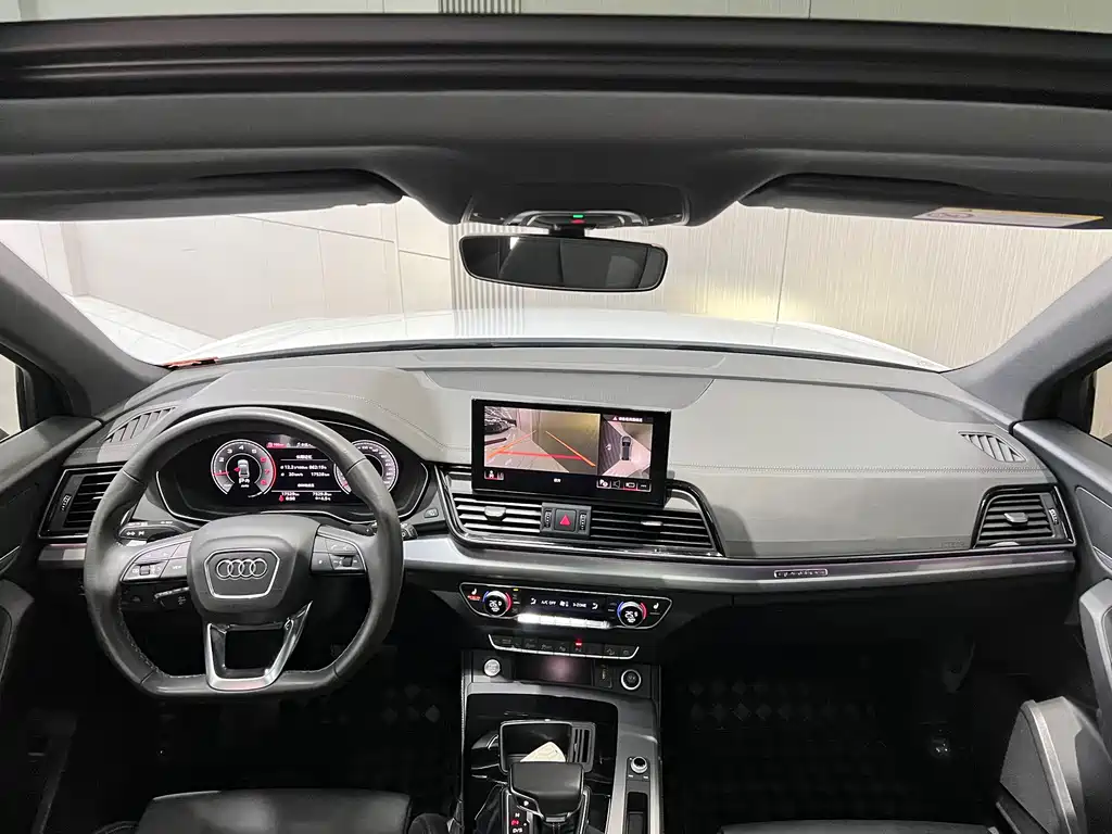Audi Q5L Sportback — фото 9