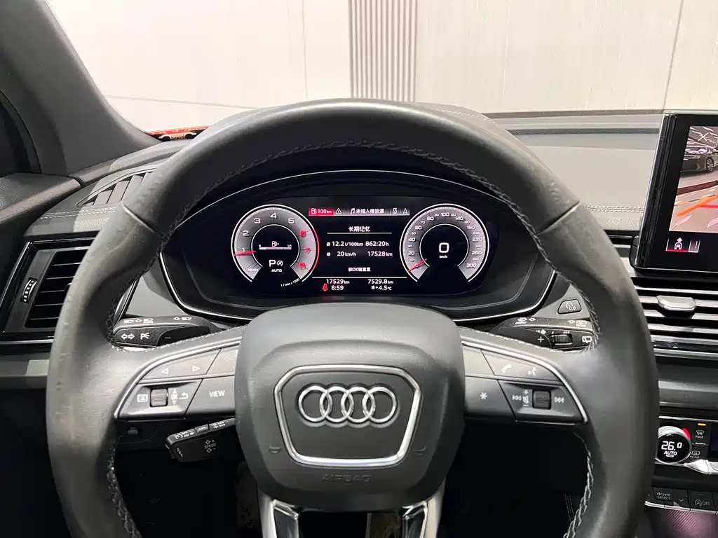Audi Q5L Sportback — фото 10