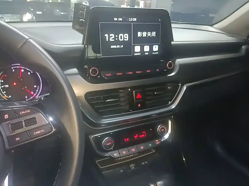 Kia Sportage — фото 13