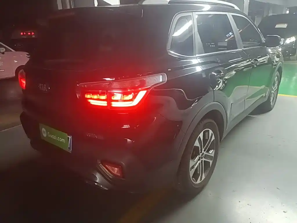 Kia Sportage — фото 7