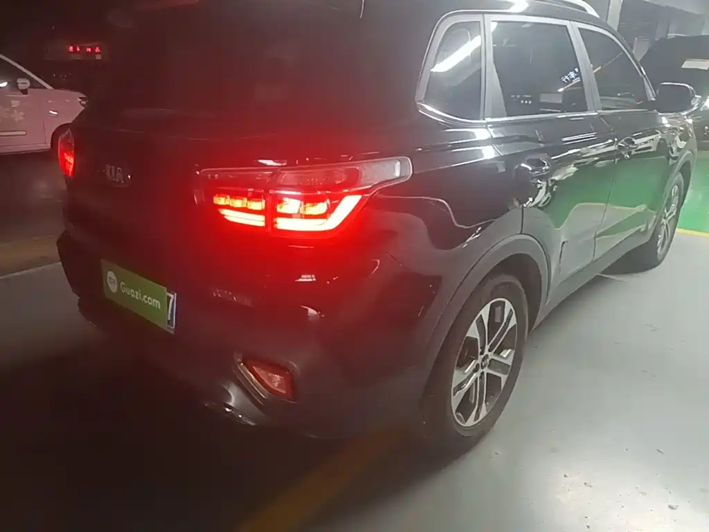Kia Sportage — фото 8