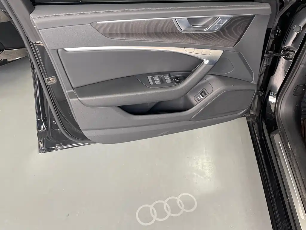 Audi A6L — фото 6