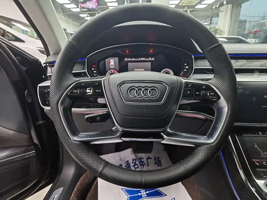Audi A8 — фото 4