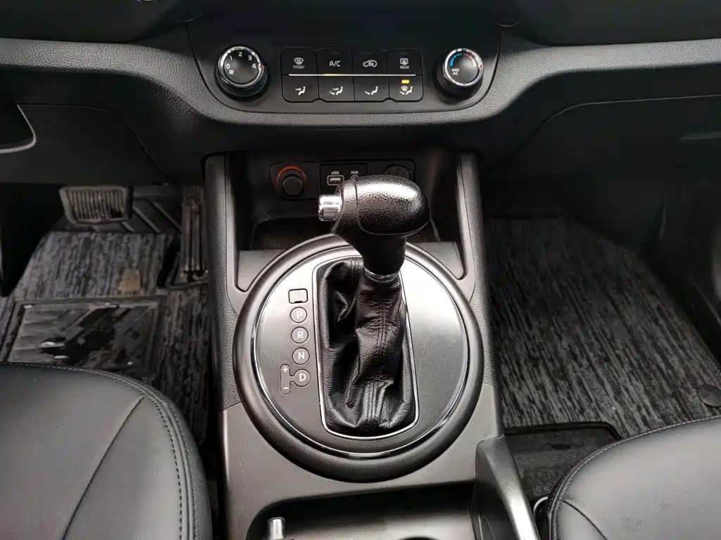 Kia Sportage — фото 14