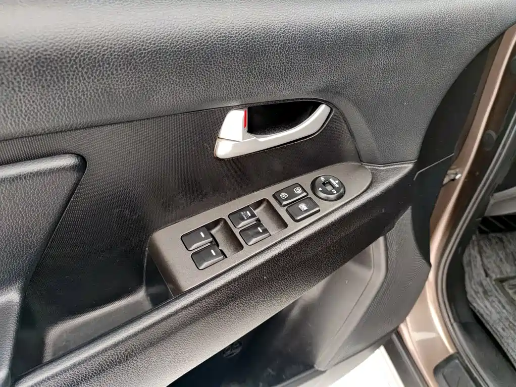 Kia Sportage — фото 15
