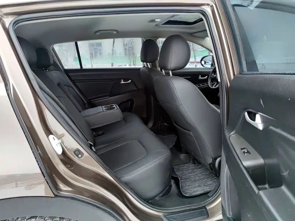 Kia Sportage — фото 10