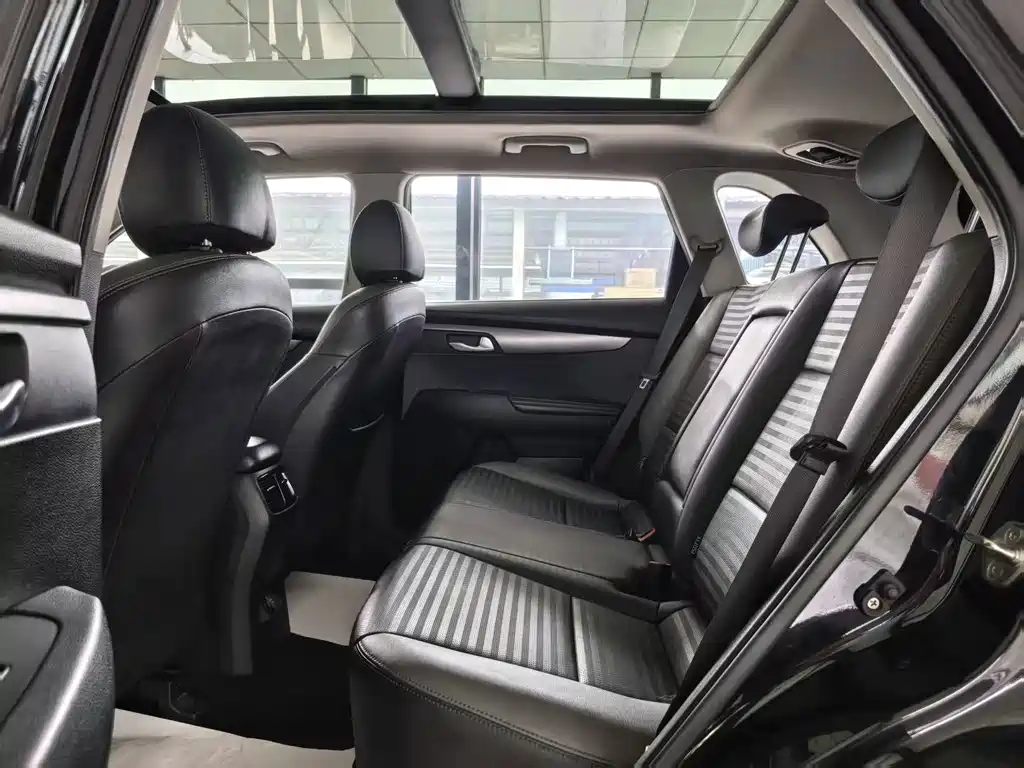 Kia Sportage — фото 5