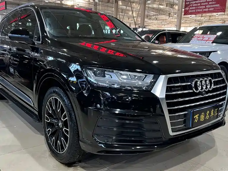 Audi Q7 — фото 2