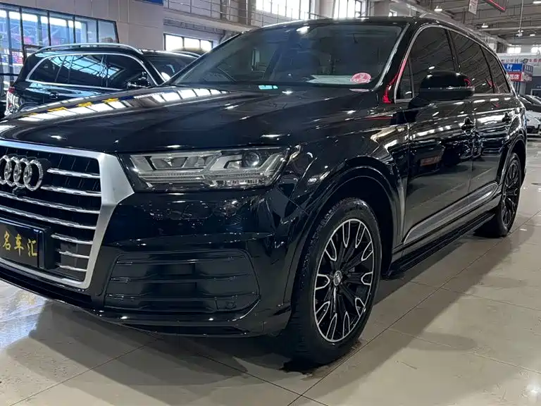 Audi Q7 — фото 3