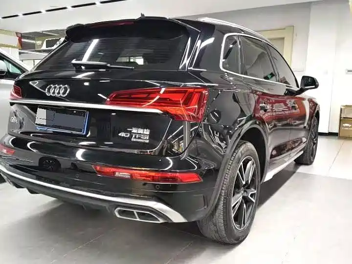 Audi Q5L — фото 5