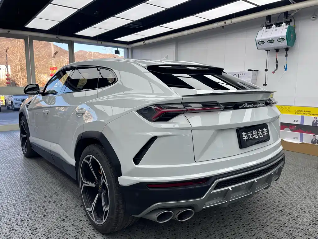 Lamborghini Urus — фото 4