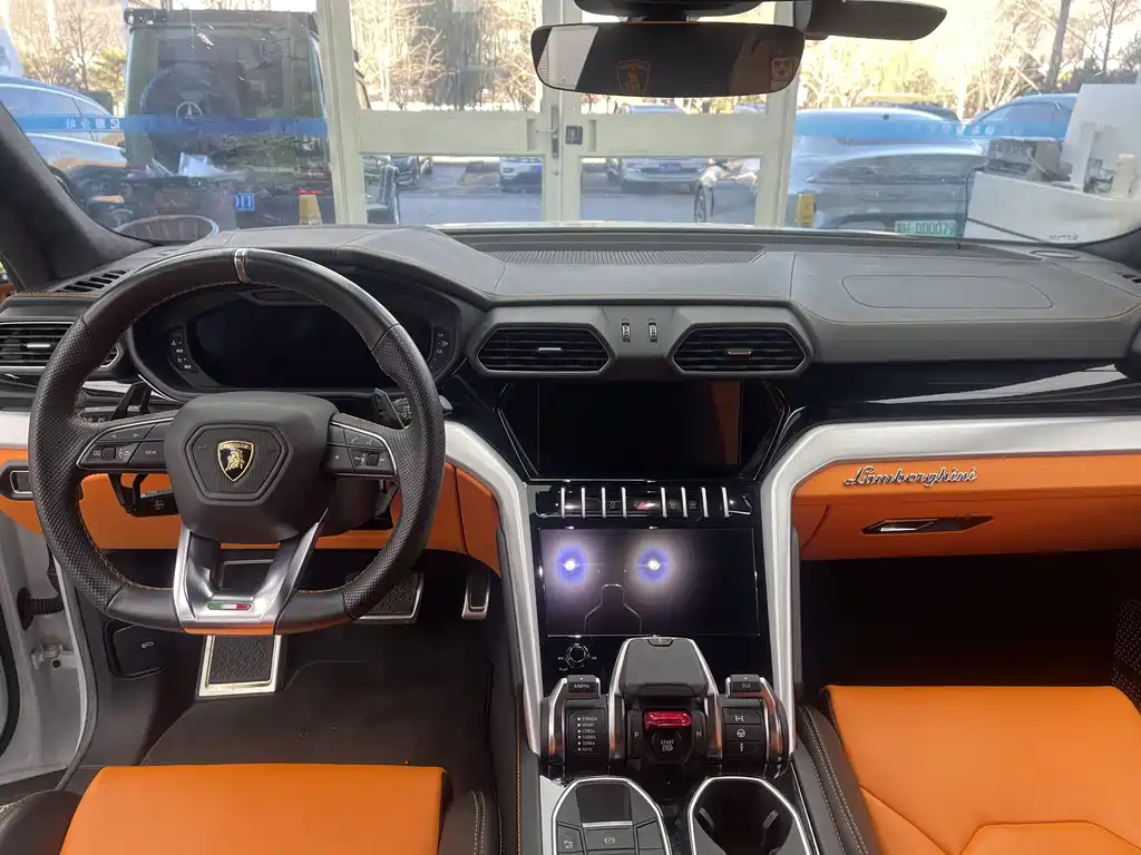 Lamborghini Urus — фото 7