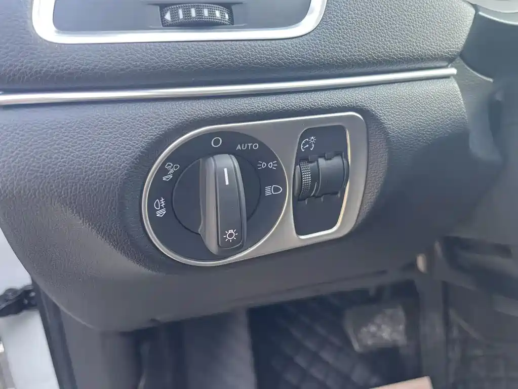 Audi Q3 — фото 21