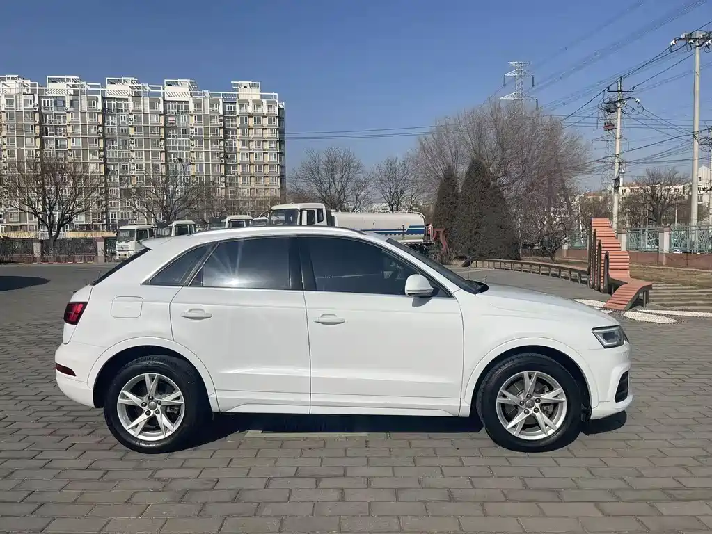 Audi Q3 — фото 4