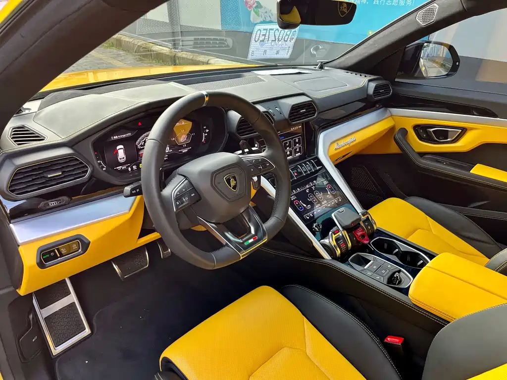 Lamborghini Urus — фото 9