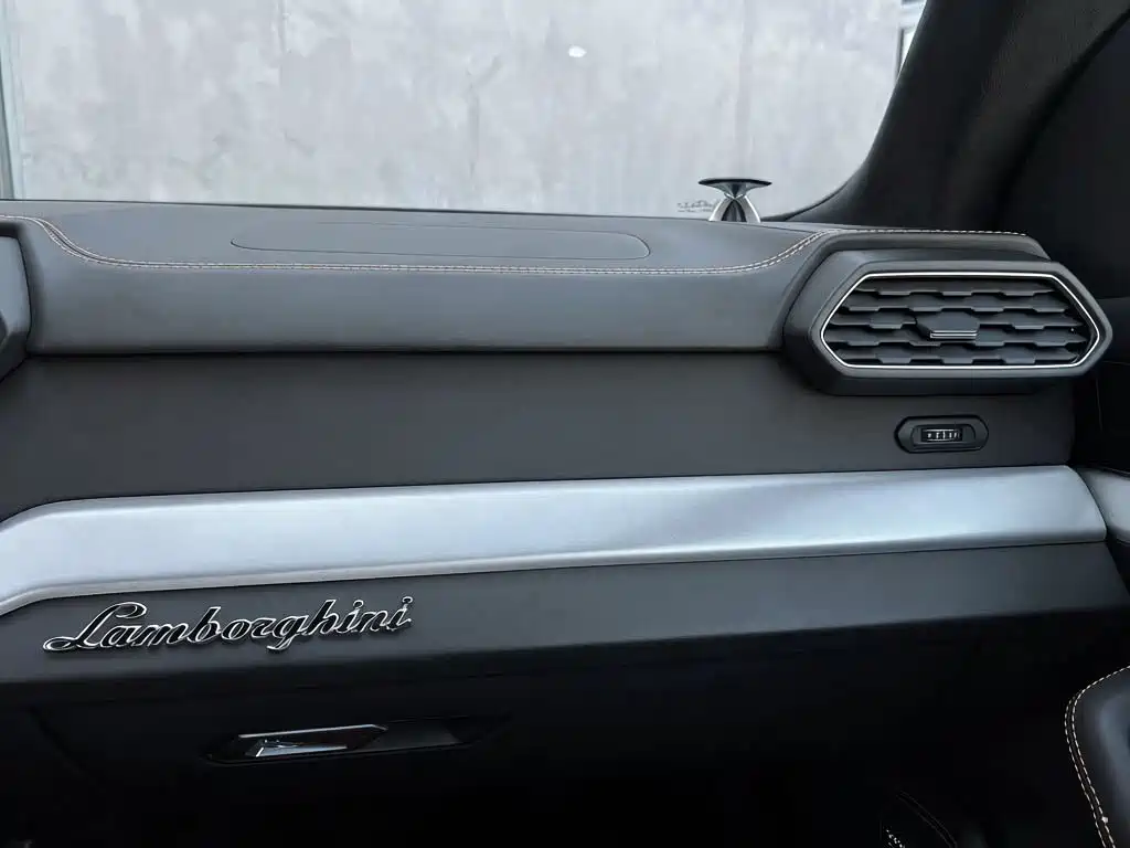 Lamborghini Urus — фото 14