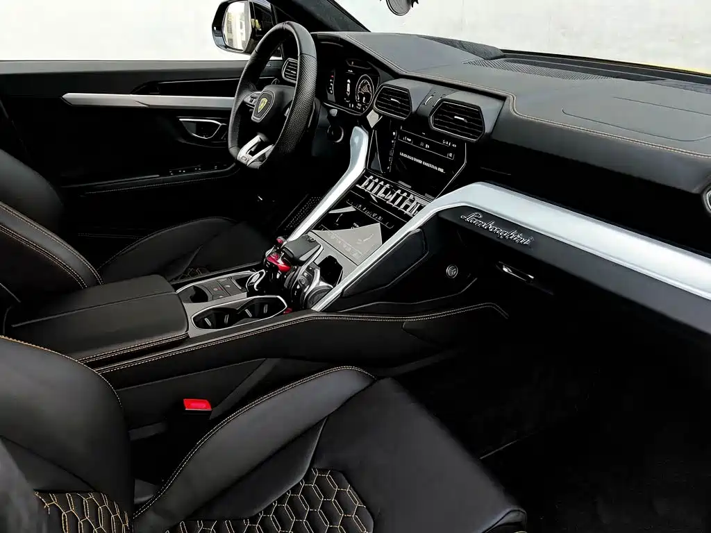 Lamborghini Urus — фото 21